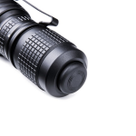 NEXTORCH TA21 Taktische LED Taschenlampe, 1300 Lumen weiß, 150 Lumen rot, Kopf mit Nano- Keramik Glasbrecher, Stroboskopfunktion, inkl. FR-1 Führungshilfe